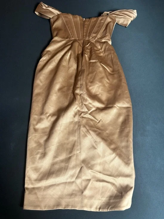 HOUSE OF CB ‘Loretta’ Toffee Satin Off Shoulder Dress 🤎 Size S (US 4–6) - Picture 3 of 8